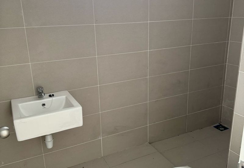 Negeri Sembilan - Bandar Sri Sendayan - Suriaman 3 - 2 storey Intermediate Terrace House - For Sales