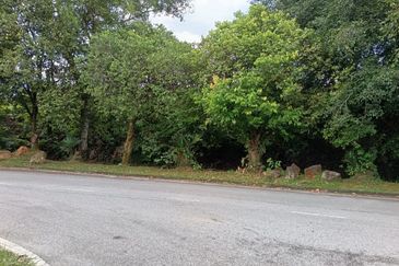 Rawang - Bkt Beruntung - Jln Cempaka 1 - Bungalow Lot Land - Near Golf Club Bukit Beruntung - For Sales