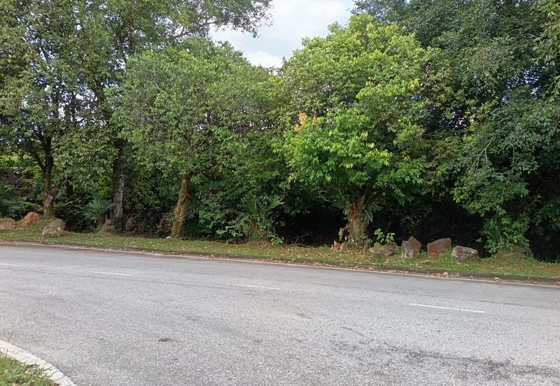 Rawang - Bkt Beruntung - Jln Cempaka 1 - Bungalow Lot Land - Near Golf Club Bukit Beruntung - For Sales