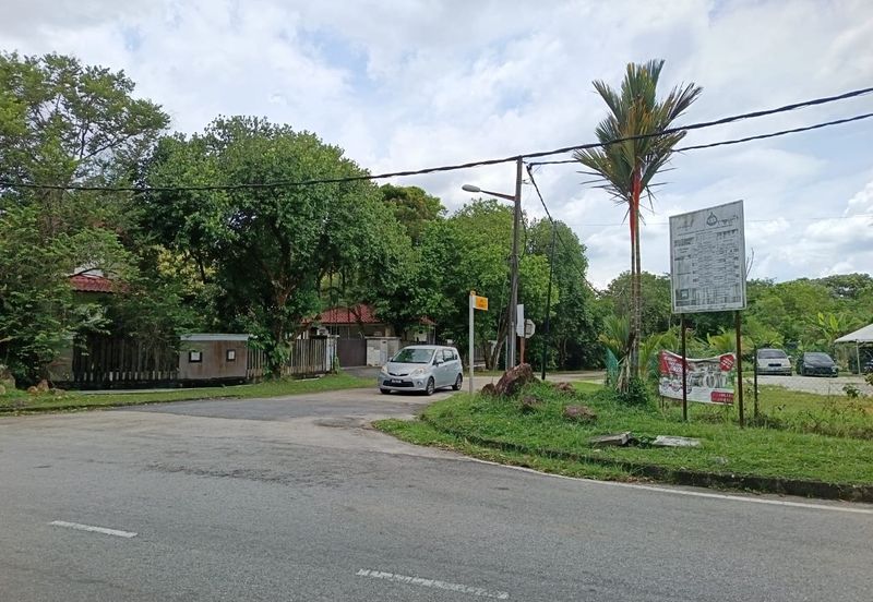 Rawang - Bkt Beruntung - Jln Cempaka 1 - Bungalow Lot Land - Near Golf Club Bukit Beruntung - For Sales