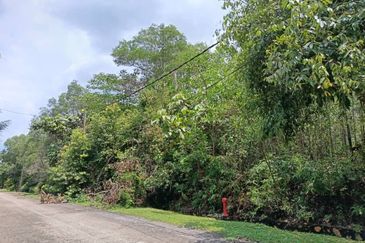 Rawang - Bkt Beruntung - Jln Cempaka 1 - Bungalow Lot Land - Near Golf Club Bukit Beruntung - For Sales