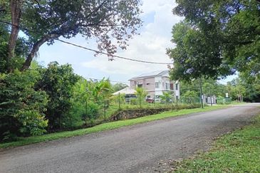 Rawang - Bkt Beruntung - Jln Cempaka 1 - Bungalow Lot Land - Near Golf Club Bukit Beruntung - For Sales