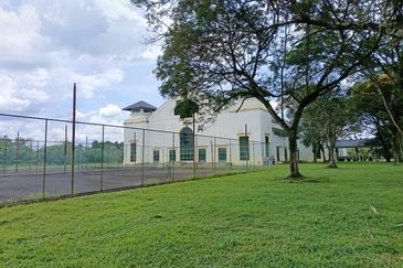 Rawang - Bkt Beruntung - Jln Cempaka 1 - Bungalow Lot Land - Near Golf Club Bukit Beruntung - For Sales