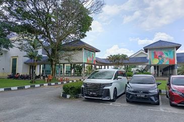 Rawang - Bkt Beruntung - Jln Cempaka 1 - Bungalow Lot Land - Near Golf Club Bukit Beruntung - For Sales