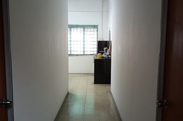 Puchong - Bukit Puchong - Jalan BP6 - Single Storey Shoplot - For Sales