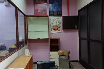 Puchong - Bukit Puchong - Jalan BP6 - Single Storey Shoplot - For Sales