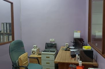 Puchong - Bukit Puchong - Jalan BP6 - Single Storey Shoplot - For Sales