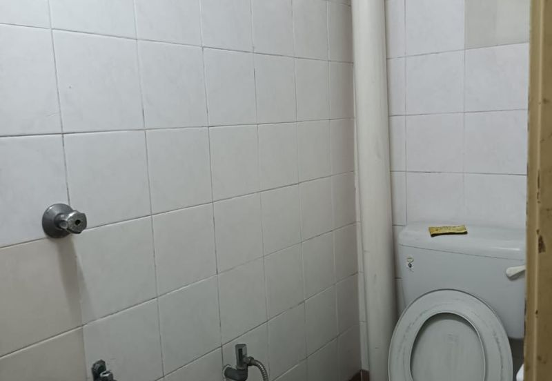 Puchong - Bukit Puchong - Jalan BP6 - Single Storey Shoplot - For Sales