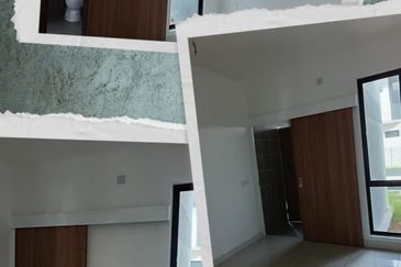 Klang - Bukit Raja - Nadira 3 - 2 storey Intermediate Terrace House - For Sales