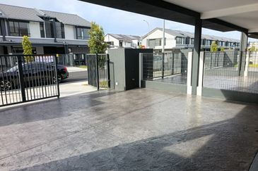 Klang - Bukit Raja - Nadira 3 - 2 storey Intermediate Terrace House - For Sales
