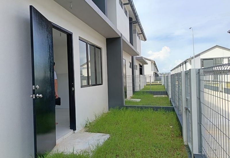 Klang - Bukit Raja - Nadira 3 - 2 storey Intermediate Terrace House - For Sales