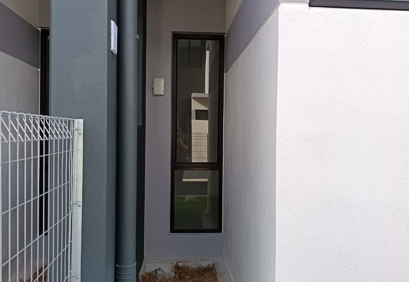 Klang - Bukit Raja - Nadira 3 - 2 storey Intermediate Terrace House - For Sales