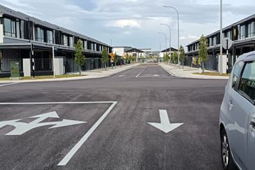 Klang - Bukit Raja - Nadira 3 - 2 storey Intermediate Terrace House - For Sales