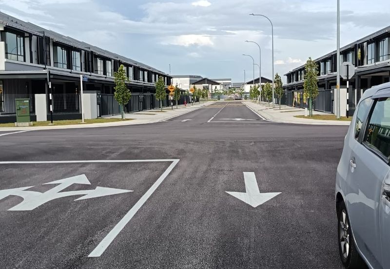 Klang - Bukit Raja - Nadira 3 - 2 storey Intermediate Terrace House - For Sales