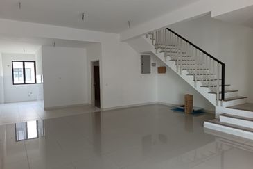 Klang - Bukit Raja - Nadira 3 - 2 storey Intermediate Terrace House - For Sales