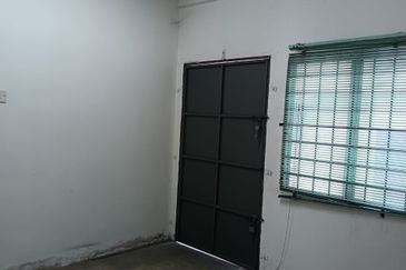Puchong - Bukit Purchong - Single Storey Shoplot - Intermediate - To Let