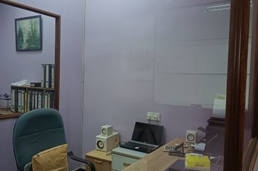 Puchong - Bukit Purchong - Single Storey Shoplot - Intermediate - To Let