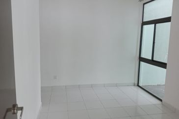 Klang - Bandar Bukit Raja - 2 storey Corner - Near to Amenities - To Let