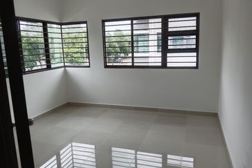 Klang - Bandar Bukit Raja - 2 storey Corner - Near to Amenities - To Let