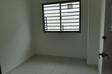 Klang - Bandar Bukit Raja - 2 storey Corner - Near to Amenities - To Let