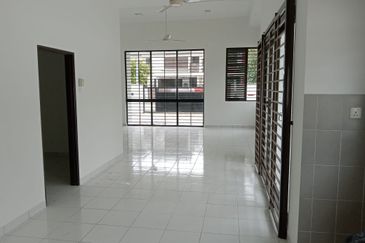 Klang - Bandar Bukit Raja - 2 storey Corner - Near to Amenities - To Let