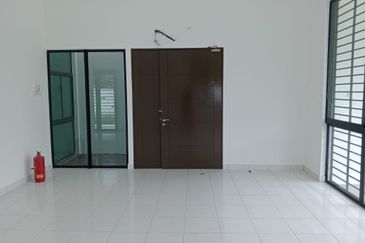 Klang - Bandar Bukit Raja - 2 storey Corner - Near to Amenities - To Let