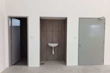 Elmina Business Park