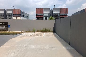 Elmina Business Park