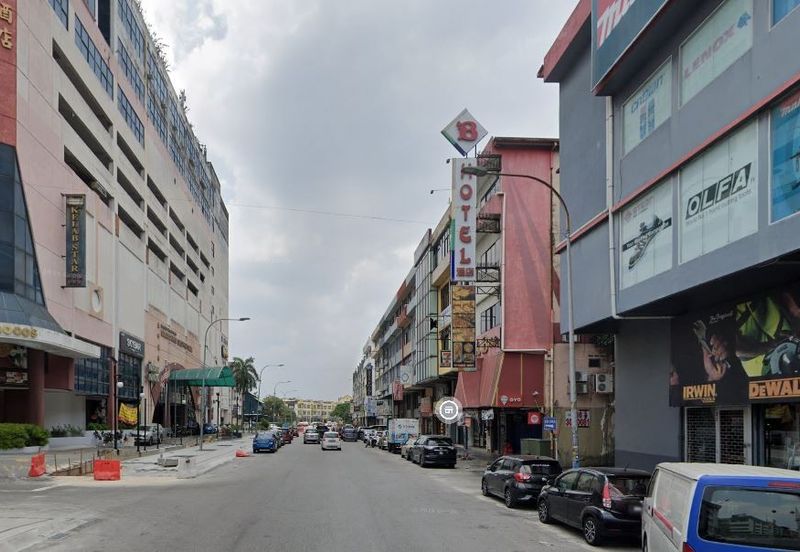 Klang - Jalan Pasar - Ground Floor of 4 Storey Shop - For Sales