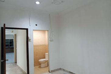 Shah Alam - Seksyen 27 - Taman Alam Megah - Intermediate Single Storey - To Let