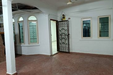 Shah Alam - Seksyen 27 - Taman Alam Megah - Intermediate Single Storey - To Let