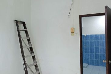 Shah Alam - Seksyen 27 - Taman Alam Megah - Intermediate Single Storey - To Let