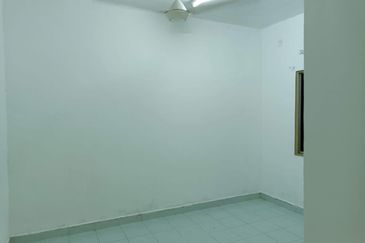 Shah Alam - Seksyen 27 - Taman Alam Megah - Intermediate Single Storey - To Let