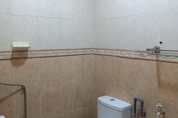 Shah Alam - Seksyen 27 - Taman Alam Megah - Intermediate Single Storey - To Let