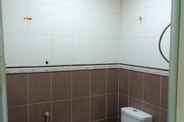 Shah Alam - Seksyen 27 - Taman Alam Megah - Intermediate Single Storey - To Let