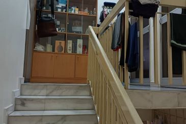 Shah Alam - Taman Alam Megah - 2 storey endlot - opposite field - For Sales