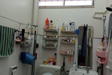 Shah Alam - Taman Alam Megah - 2 storey endlot - opposite field - For Sales