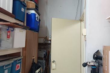 Shah Alam - Taman Alam Megah - 2 storey endlot - opposite field - For Sales