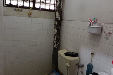 Shah Alam - Taman Sri Muda - 2 storey House - Endlot - For Sales