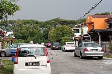 Shah Alam - Taman Sri Muda - 2 storey House - Endlot - For Sales