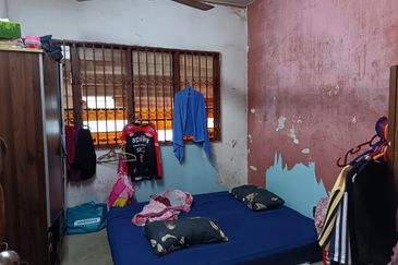 Shah Alam - Taman Sri Muda - 2 storey House - Endlot - For Sales