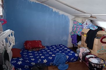 Shah Alam - Taman Sri Muda - 2 storey House - Endlot - For Sales