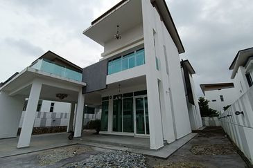 Melaka - Bukit Katil/Air Keroh - Taman Saujana Heights - 2 Storey Bungalow - Freehold - To Let