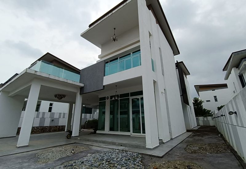 Melaka - Bukit Katil/Air Keroh - Taman Saujana Heights - 2 Storey Bungalow - Freehold - To Let