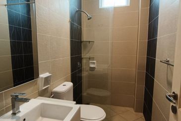 Melaka - Bukit Katil/Air Keroh - Taman Saujana Heights - 2 Storey Bungalow - Freehold - To Let