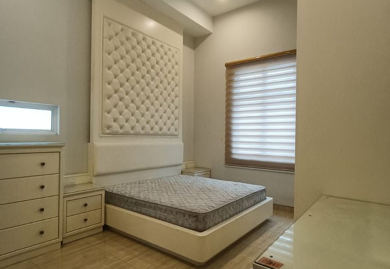 Melaka - Bukit Katil/Air Keroh - Taman Saujana Heights - 2 Storey Bungalow - Freehold - To Let