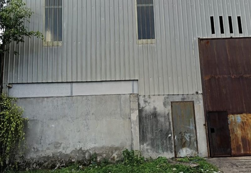 Shah Alam - Kota Kemuning - 1.5 storey intermediate Terrace Factory - with full extension to back - To let