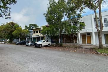 Shah Alam - Kota Kemuning - 1.5 storey intermediate Terrace Factory - with full extension to back - To let