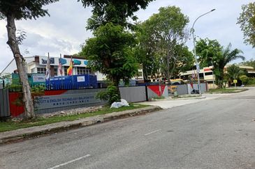 Shah Alam - Kota Kemuning - 1.5 storey intermediate Terrace Factory - with full extension to back - To let