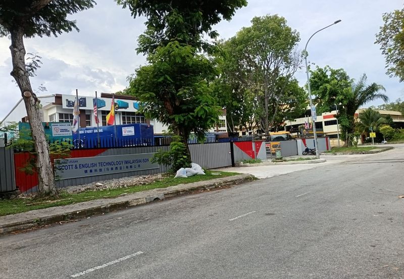 Shah Alam - Kota Kemuning - 1.5 storey intermediate Terrace Factory - with full extension to back - To let